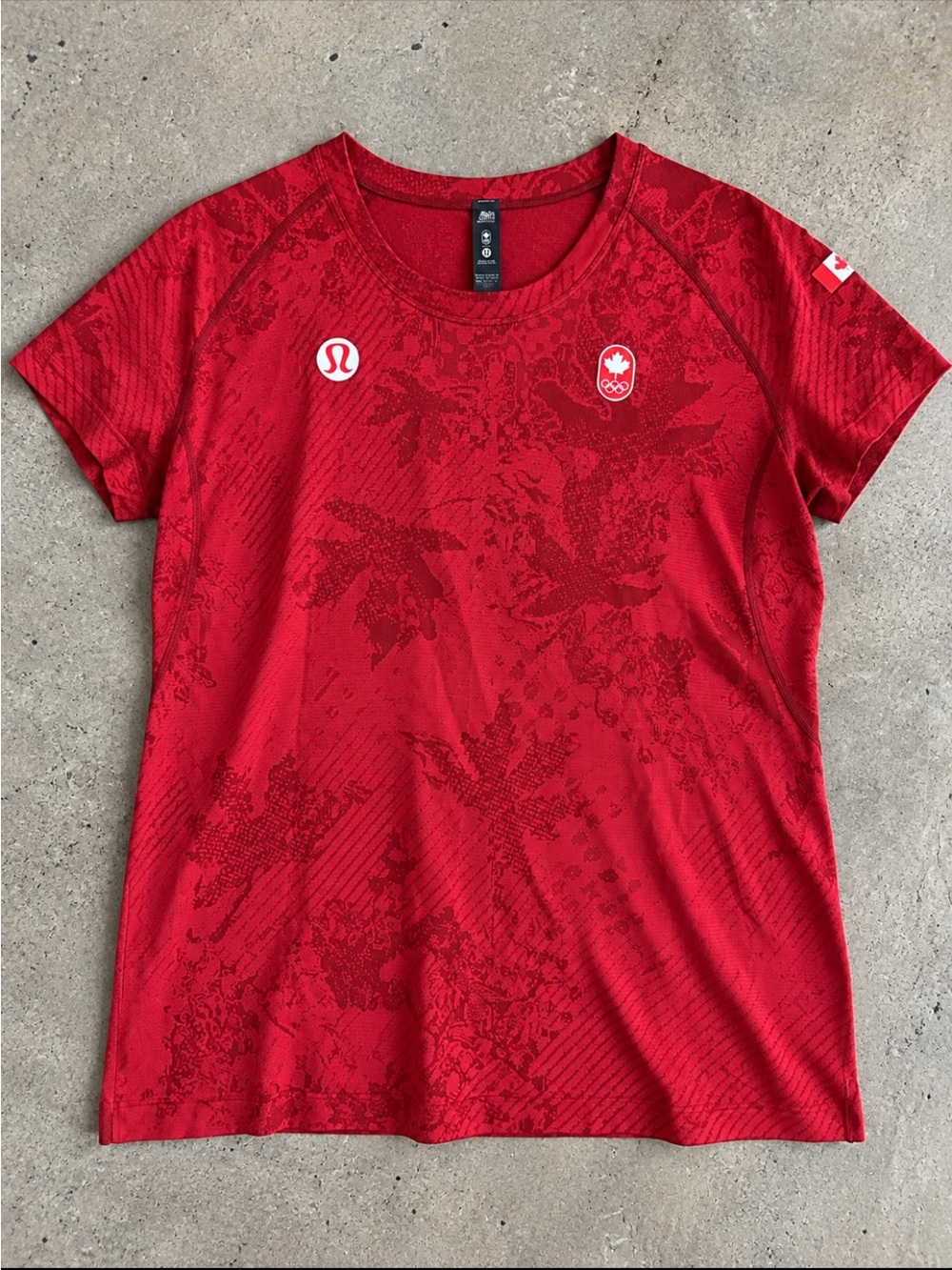 Lululemon Swiftly Tech 2.0 Team Canada Olympic T-Shirt Woman 16 Red NEW